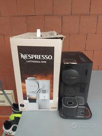 Macchina caffè Nespresso Lattissima One 