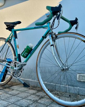 Bianchi 1986, cambio Campagnolo e telaio Columbus
