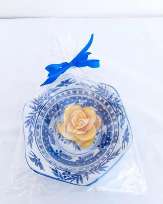 Centrotavola portapane  ceramica  blu bianca +rosa