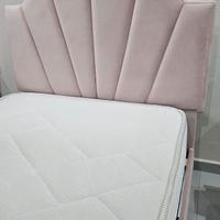 Coppia di lettini singoli con materassi. PARI AL N