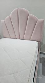 Coppia di lettini singoli con materassi. COME NUOV