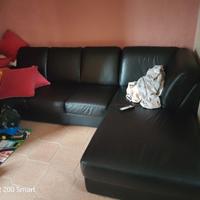 divano ad angolo in vera pelle