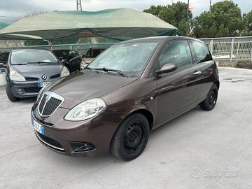 Lancia Ypsilon 1.4 Argento Ecochic GPL