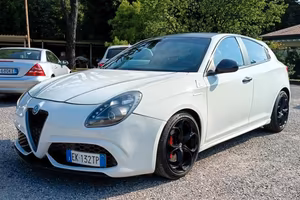 Alfa Romeo Giulietta 1750 tbi Quadrifoglio Verde 2