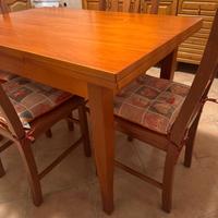 TAVOLO CON SEDIE ALLUNGABILE CILIEGIO