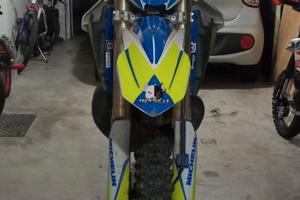 Husqvarna WR 250 2t .