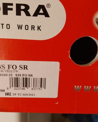 N 2 paia di scarpe antinfortunistiche 42 e 43