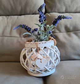 vaso intrecciato shabby chic bianco con lavanda 