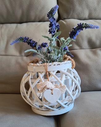 vaso intrecciato shabby chic bianco con lavanda 