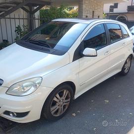 Mercedes b180