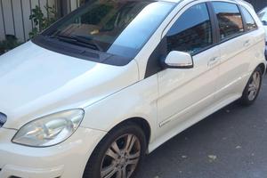 Mercedes b180