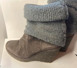 Scarpe col tacco a zeppa e calza di lana 39
