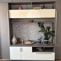 Parete soggiorno IKEA con mobile TV e armadi – ott