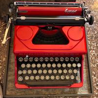 Macchina da scrivere Everest