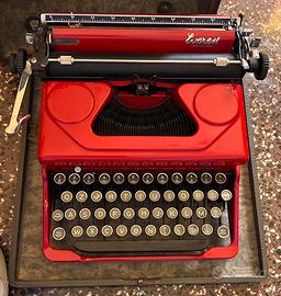 Macchina da scrivere Everest