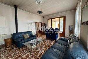 Appartamento di 155 m² con 5 locali e box auto a C