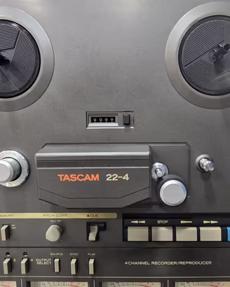 TASCAM  22-4