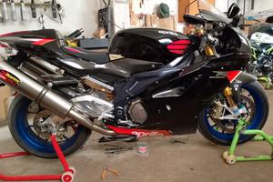 Aprilia RSV 1000 - 2004 r factory iscritta FMI