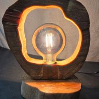 Lampada in legno artigianale