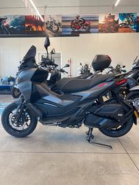 Aprilia SR GT 200