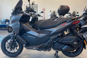 Aprilia SR GT 200