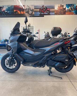 Aprilia SR GT 200