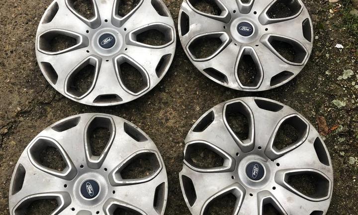 Cerchi 17 Ford Ferro  Completo di copri cerchi