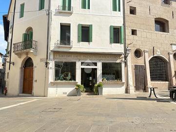 NEGOZIO A BASSANO DEL GRAPPA