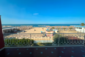 Porzione di vila sul mare rif. FR402