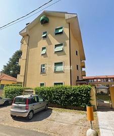 APPARTAMENTO DI 170 METRI CON BOX DI 40 METRI