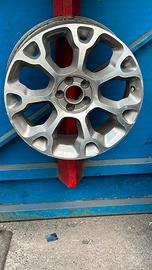Cerchi il lega 17 pollici per Fiat 500L e 500.