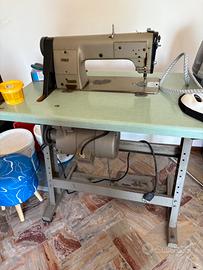 Macchina da cucire professionale