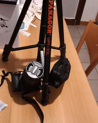 cavalletto tripiede per macchina fotografica