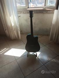 chitarra acustica amplificata