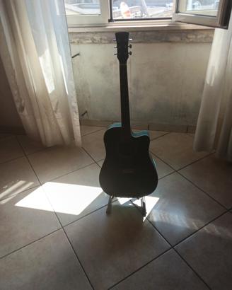 chitarra acustica amplificata