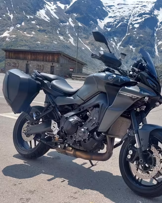 YAMAHA TRACER 9