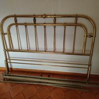 Letto con spalliera in ottone