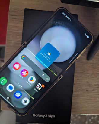 Samsung Galaxy Z flip 5 8/256 