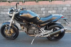 Ducati Monster 900 dark anno 1999