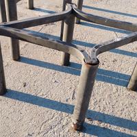 3supporti in ferro per tavolo da ufficio