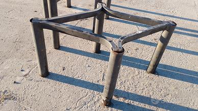 3supporti in ferro per tavolo da ufficio