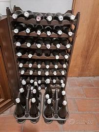 Bottiglie per vino e cantinetta
