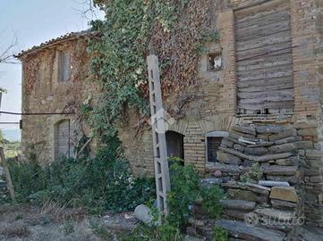 CASA SEMINDIPENDENTE A CANNARA
