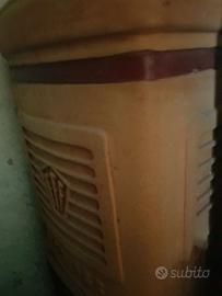 Piccola stufa in terracotta