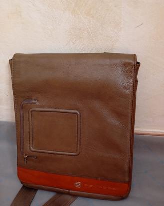 borsello Piquadro in pelle 
