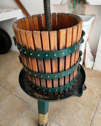 Attrezzatura completa per fare il vino