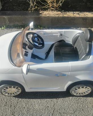 Macchina Fiat 500 elettrica