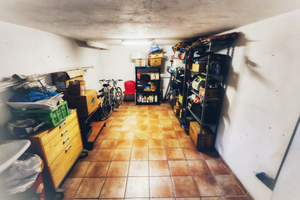 Ampio Garage via Tevere / Baglioni