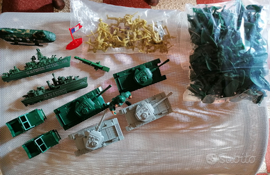 Lotto di soldati e veicoli militari 168 pezzi