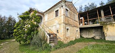 Casolare con terreno